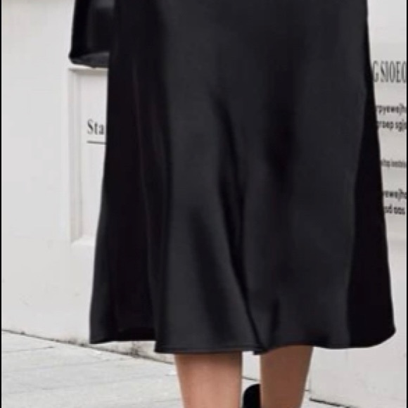 ♣️𝐁𝐥𝐚𝐜𝐤 𝐒𝐚𝐭𝐢𝐧 𝐒𝐤𝐢𝐫𝐭♣️ - Picture 4 of 6